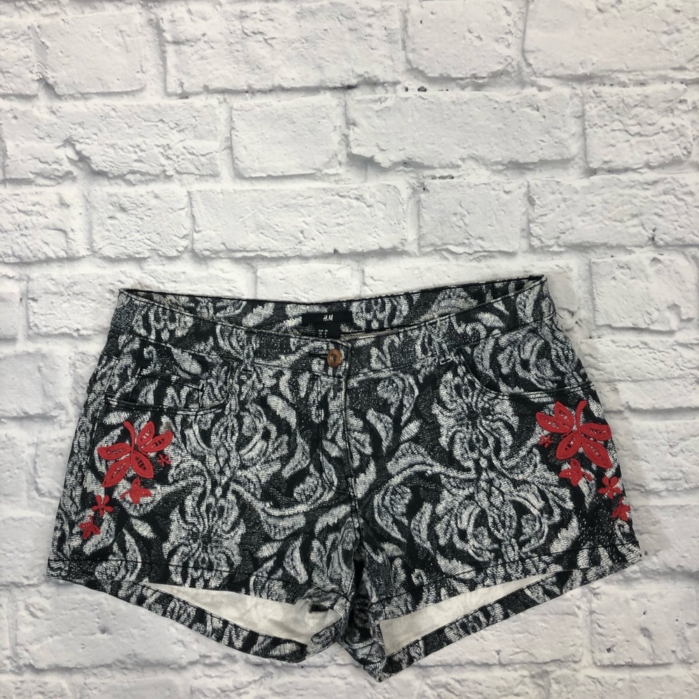 H&M shorts. Size 8 - Picture 10 of 10